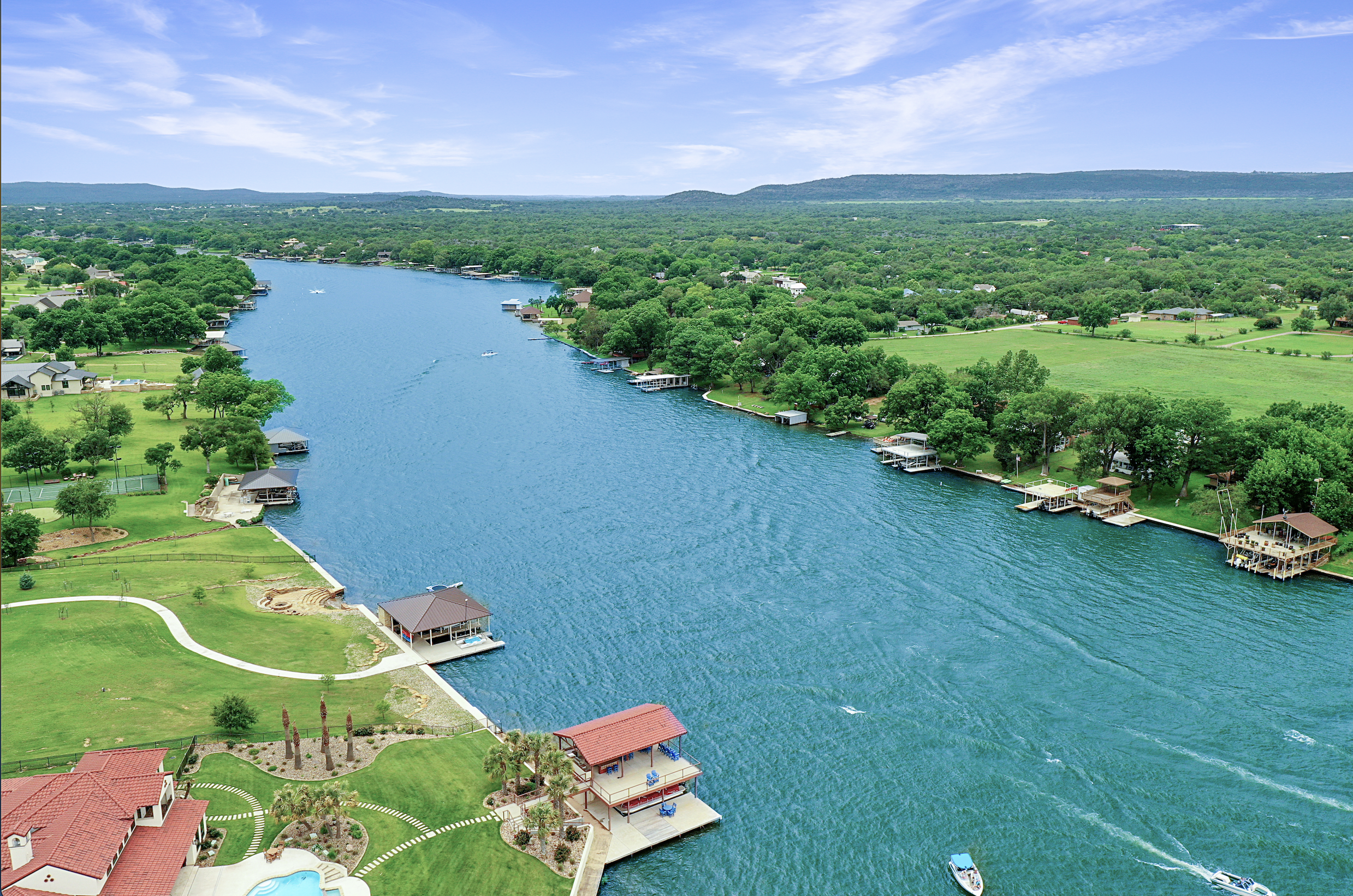 Experience serene waterfront living at Lake LBJ, Lake Travis, and Lake Austin. Enjoy lush landscapes, picturesque views, and endless water activities. 🏞️🏡🚤